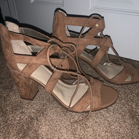 Circus by Sam Edelman Shoes - Brown cross over shoelace heels!